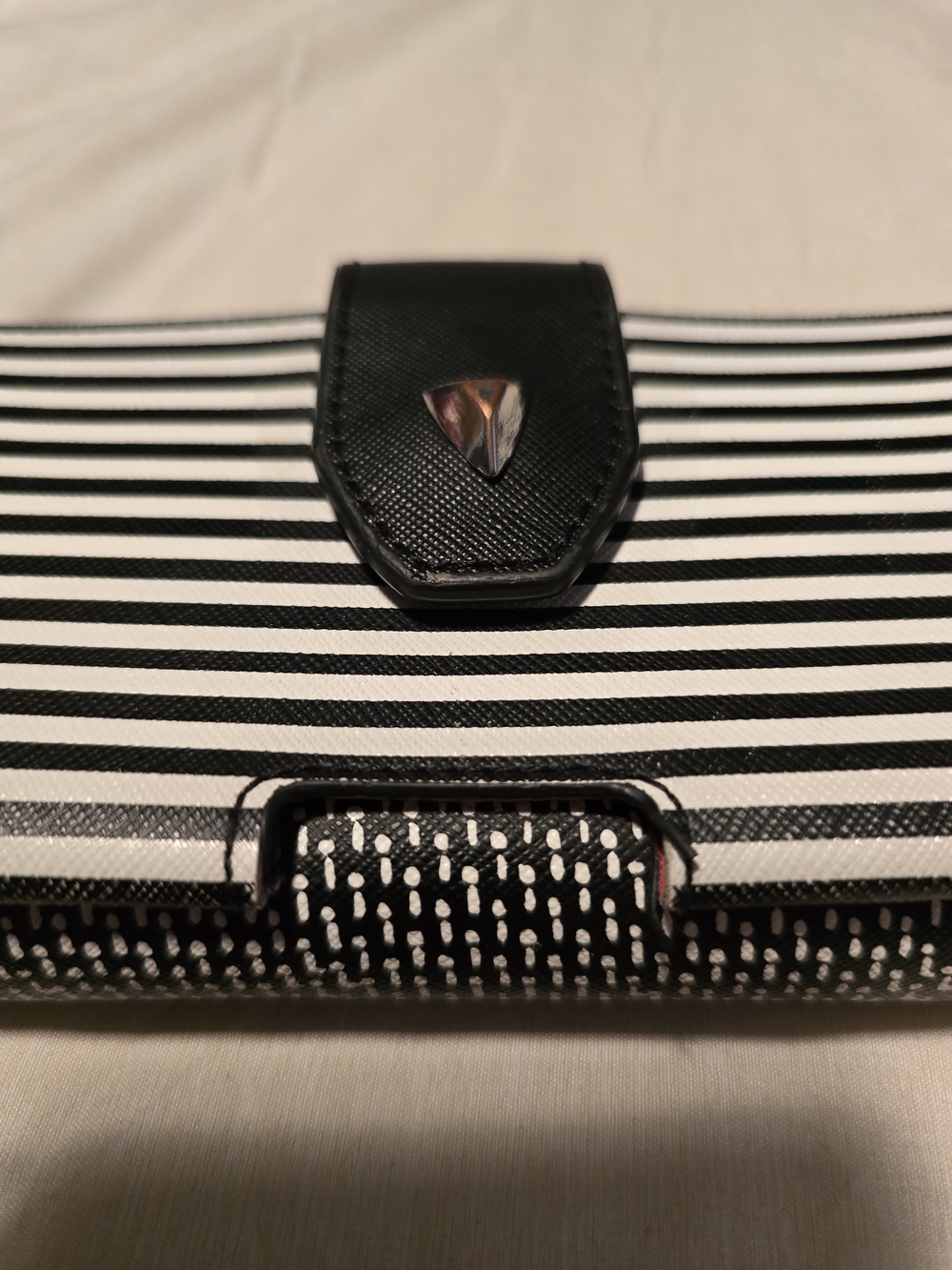 Stella & Dot Madison Tech Zip Around Wallet Wristlet Phone Black Stripe NWOT